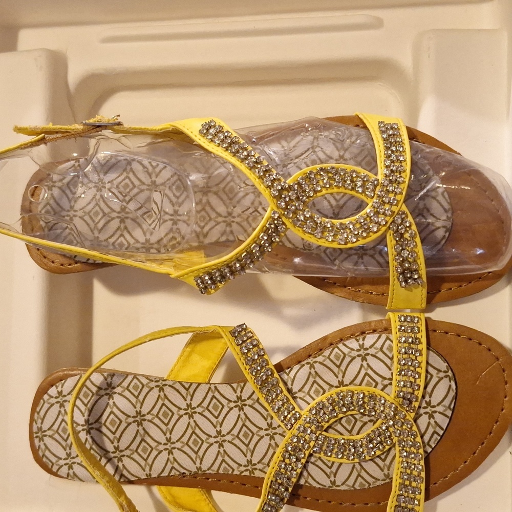 VINTAGE Qupid Yellow Jeweled Sandals 5.5